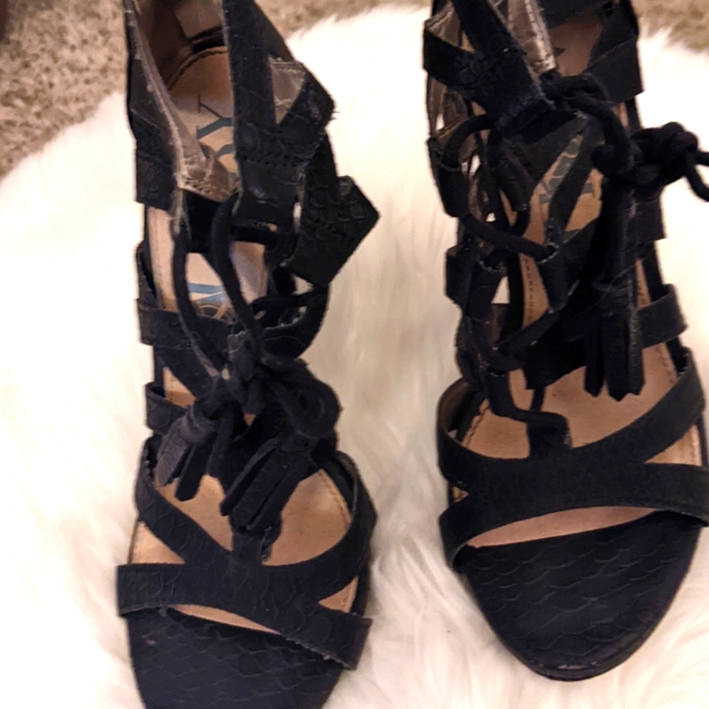 Black Lace Up Pumps w/Zipper